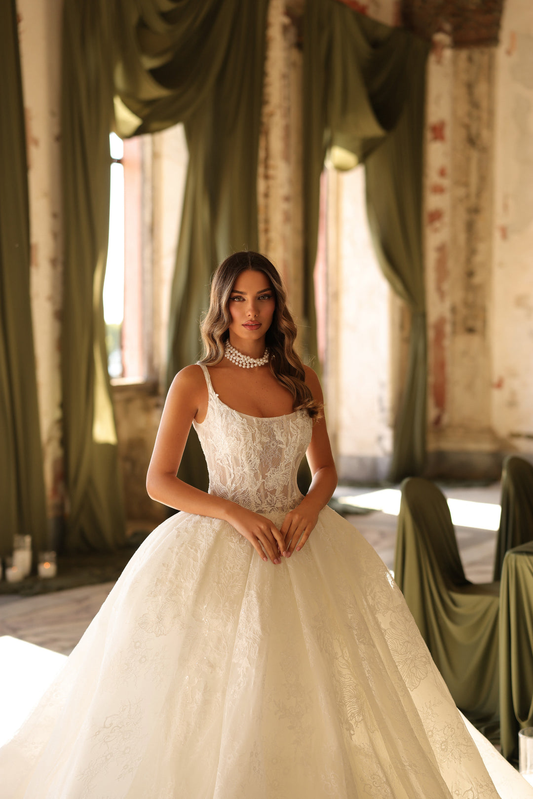 Cele Nicol Sposa